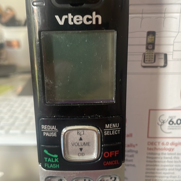VTech 2 Handset Cordless Phone System with caller ID and call waiting. - Picture 3 of 4